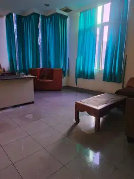 Disewakan bangunan gedung di Cempaka Putih Jakarta Pusat