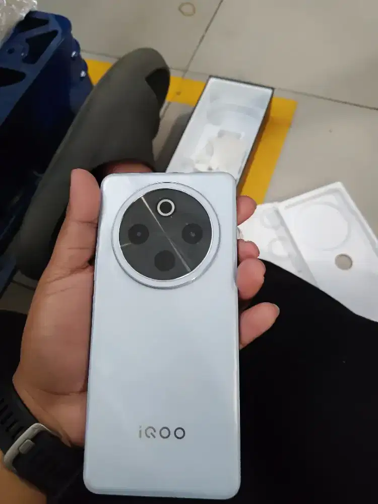 Iqoo Z10 12/512