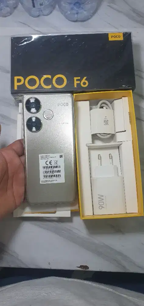 Poco F6 ram12/512