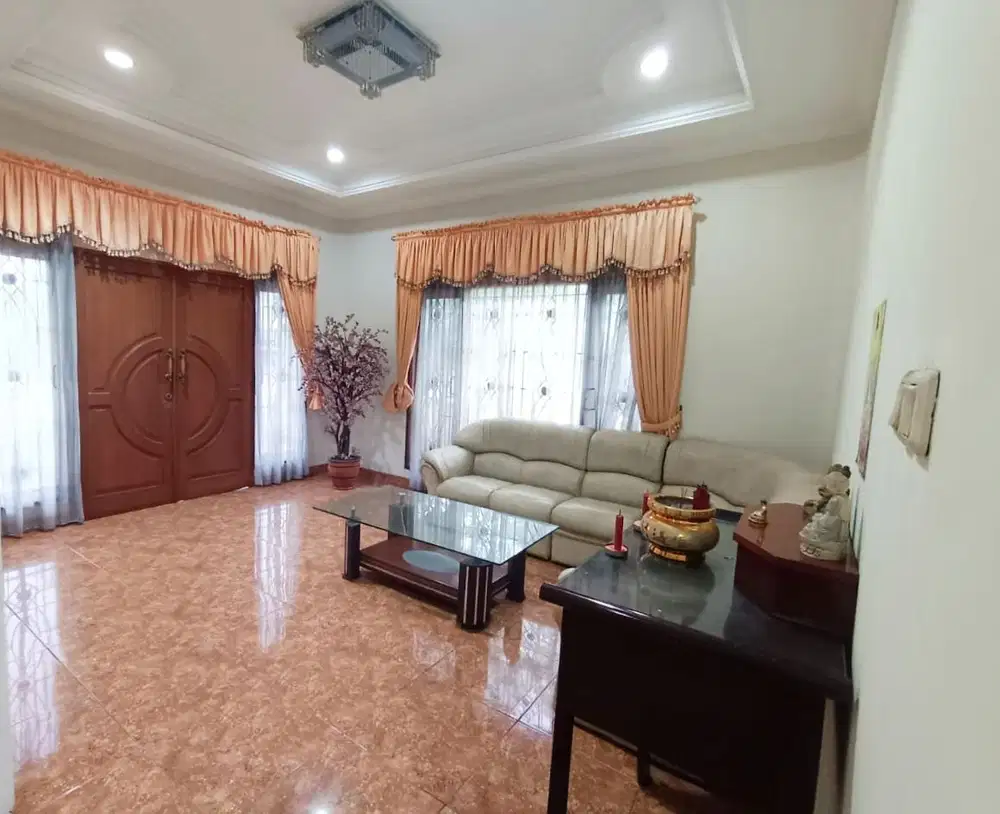 Rumah Hoek Muara Karang Siap Huni Dekat Pusat Perbelanjaan