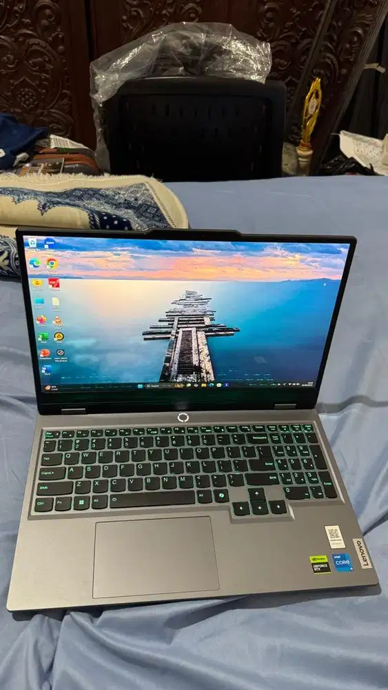 lenovo gaming loq 15 6IND I5 13450HX 12GB  512gb rtx 3050 6GB