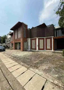 Gedung Lux Raya Kemang Parkir 20 Mobil