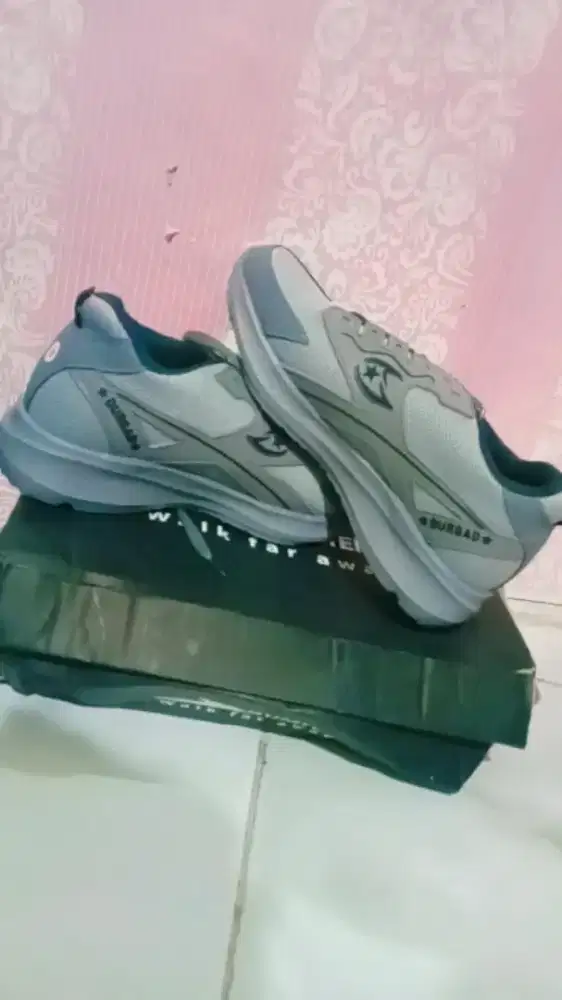 Sepatu sport cewek dan cowok