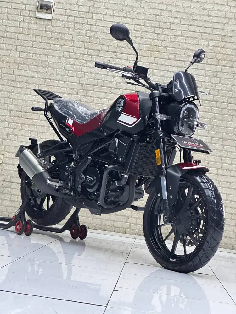 Low Odo 1rb perak! Benelli Leoncino 250 ABS 2022 Mustika Motoshop
