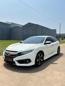 Honda Civic Turbo 1.5 TC CVT ES Sedan 2016 Automatic ( Putih Metalik )