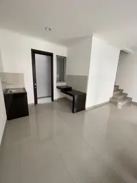 Disewakan Rumah Pik2 Tahap 1 Cluster Bagus Ukuran 6x10 Kosongan Termurah