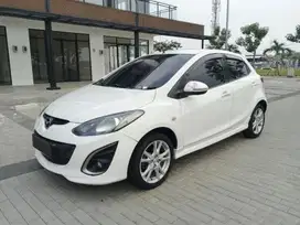 MAZDA 2 R AT 2011