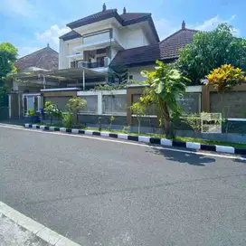 Rumah 2 Lantai Full Furnished Jalan Burung Burung Dekat Perumahan Ijen Nirwana Malang