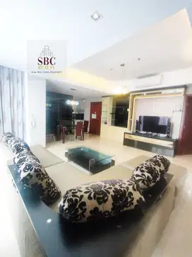 Disewakan Unit Apartemen Royal Mediterania Garden Residence Tipe 3BR+ Furnished Bagus High Floor