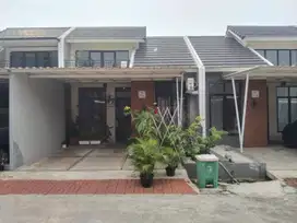 Rumah Strategis dekat Mall Paradise Walk Serpong Dibantu KPR J-36671