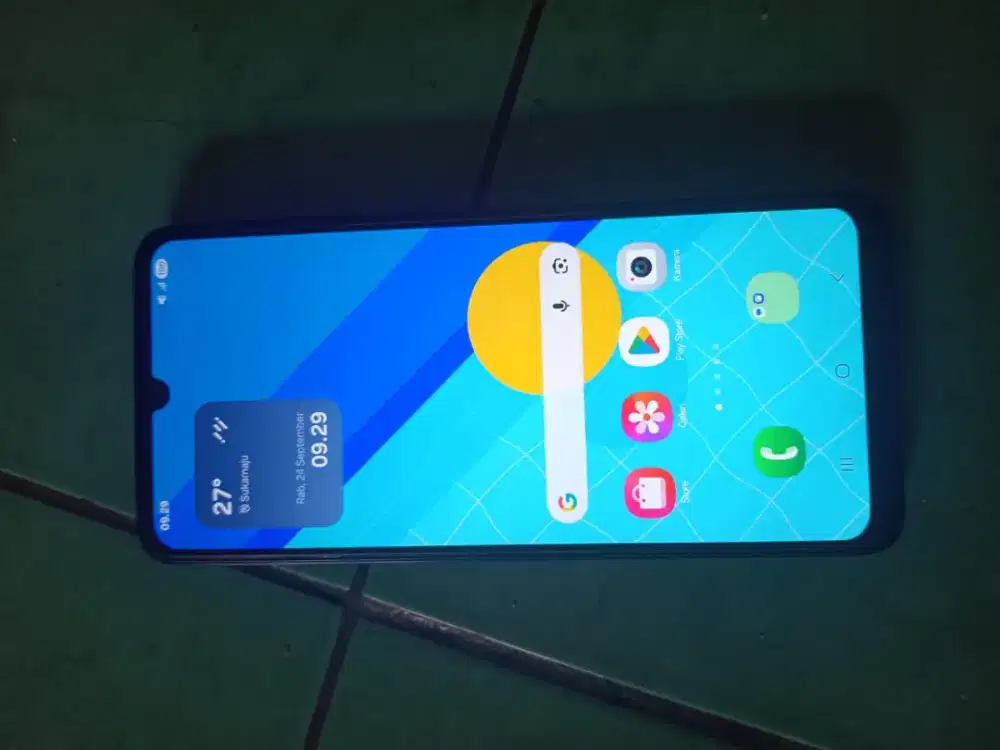 Jual hp samsung A05 ram 4/64,no minus,hp dus,nego