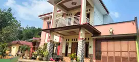 Rumah Vila 2 Lt Luas dalam Perkampungan nyaman sejuk Siap Huni