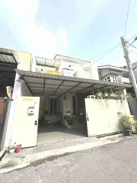Dijual rumah second dekat akses tol desari di Ciganjur Jakarta Selatan