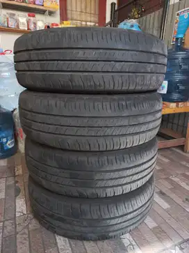Dunlop Enasave EC 300+ Ukuran:205/65R16