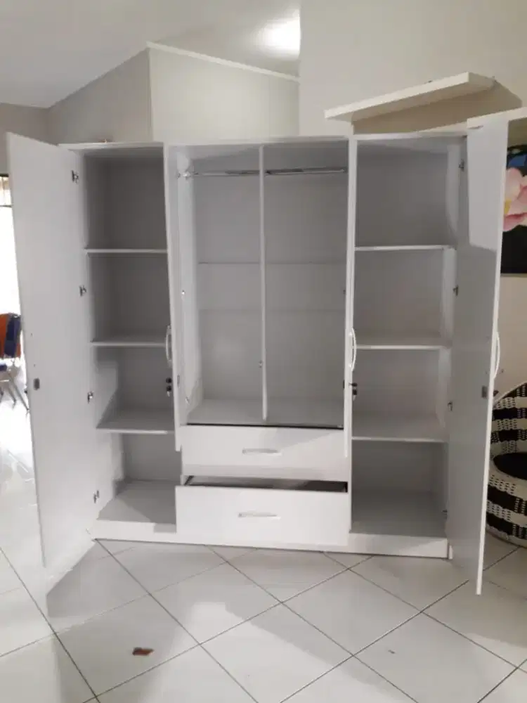 Lemari pintu2 untuk pakayan