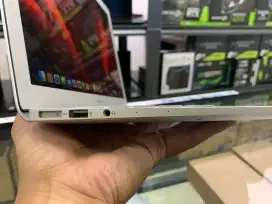 Macbook Air 2017 Intel Dual-Core Intel Core I5 | RAM 8GB | SSD 256GB