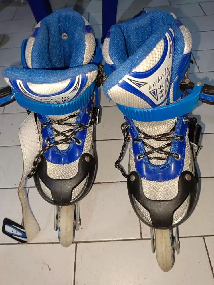 Sepatu roda ukuran 20cm kondisi masih bagus