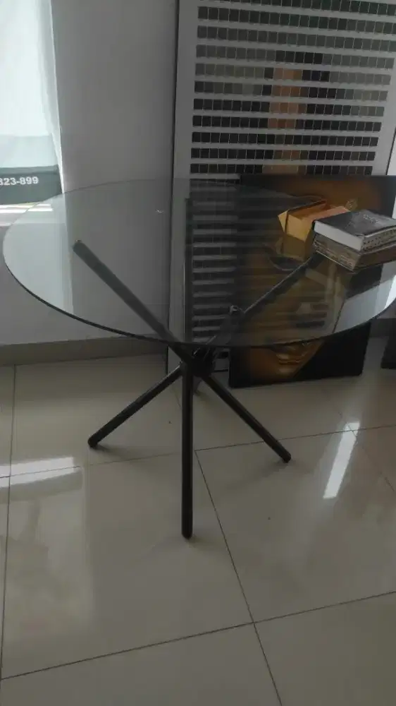 MEJA KACA BULAT BESAR