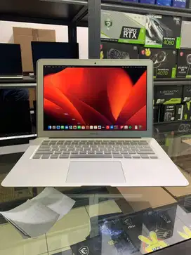 Macbook Air 2017 Intel Dual-Core Intel Core I5 | RAM 8GB | SSD 256GB |