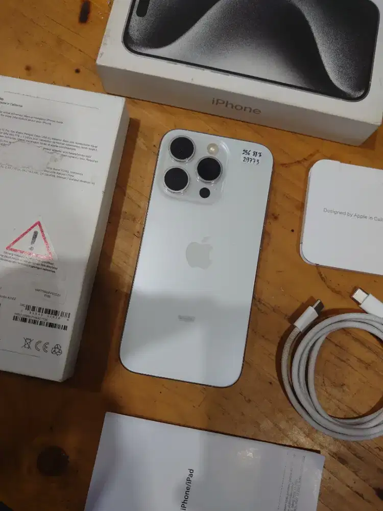 Iphone 15 pro 256 ibox white titanium mulus like new