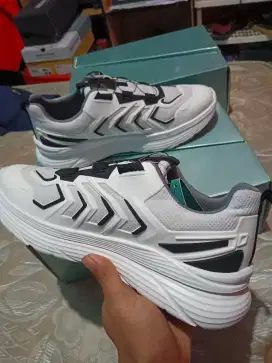 Sepatu Bossway Uk42