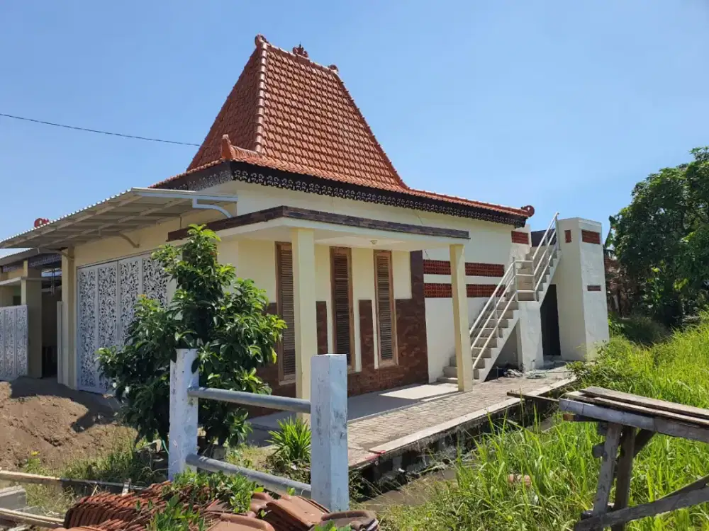 Dijual Rumah Besar Second Siap Huni di Pasuruan