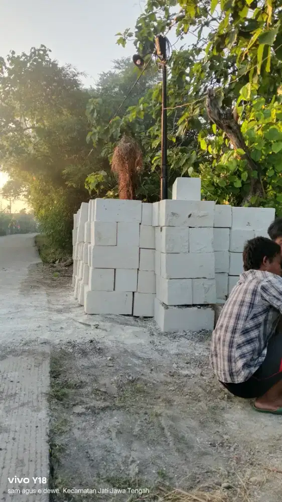 Batu kumbong pondasi