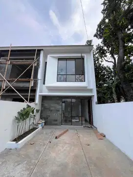 RUMAH MEWAH TANAH LUAS DI JATIASIH
