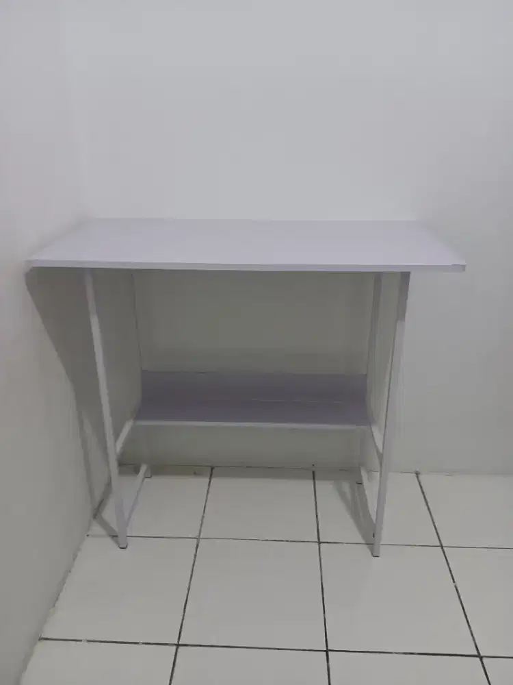 Meja Belajar / Meja Kerja Minimalis Putih Ukuran Sedang