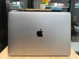 MacBook Pro 2019 13 Inch RAM 16GB SSD 256GB Touch Bar - Siap Pakai