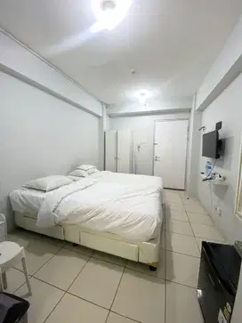 Sewa Apartemen Greenbay Pluit Tipe 2 BR Semi Furnished View ke Mall + 1 AC