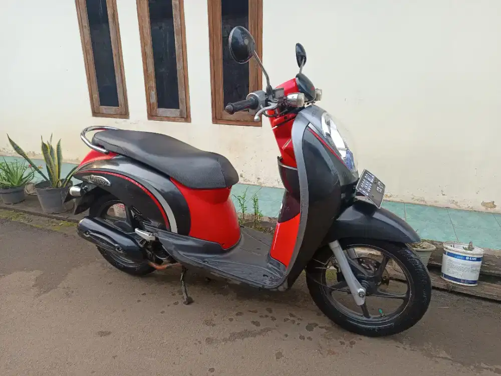 Honda scoopy karbu 2012 lengkap bagus