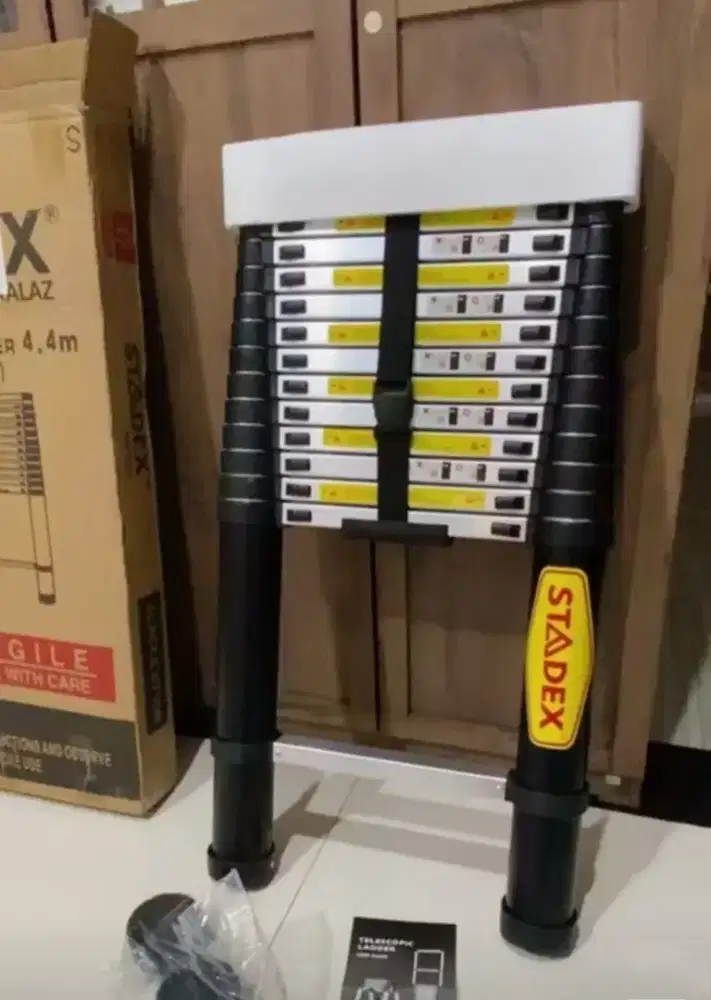 Tangga teleskopik single