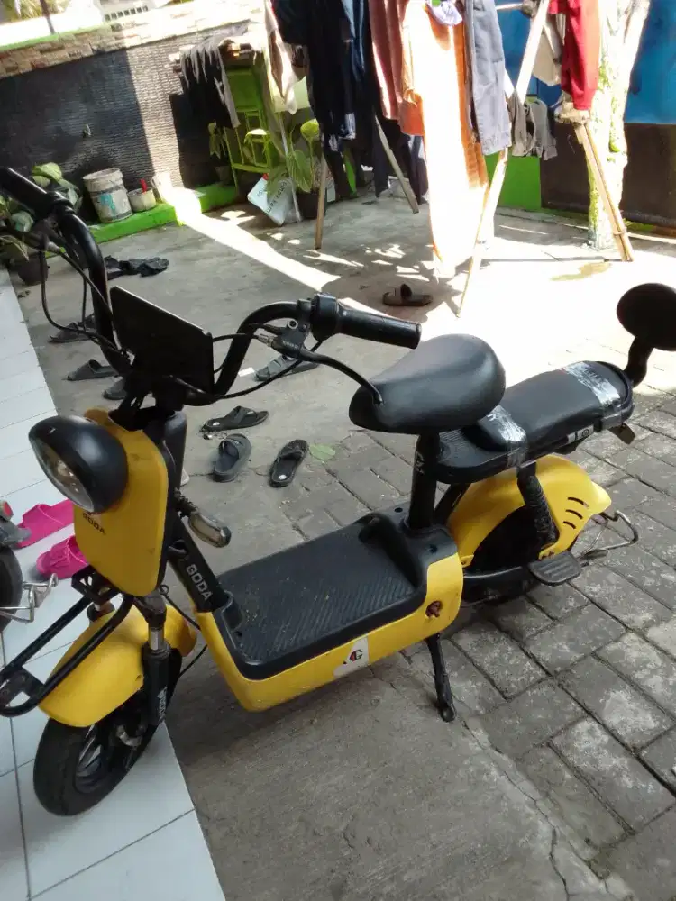 Di jual selis merk goda bekas.