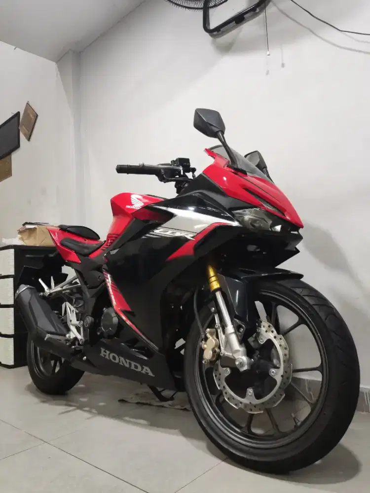 CBR 150 R New Upside Down 2021 / 2022 Low Km 18rb Mulus 150R ABBA