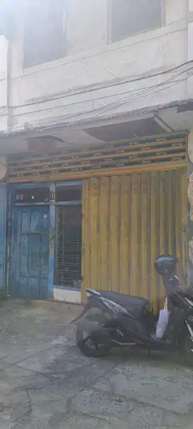 RUMAH DI KELURAHAN ALON-ALON CONTONG, BUBUTAN SURABAYA