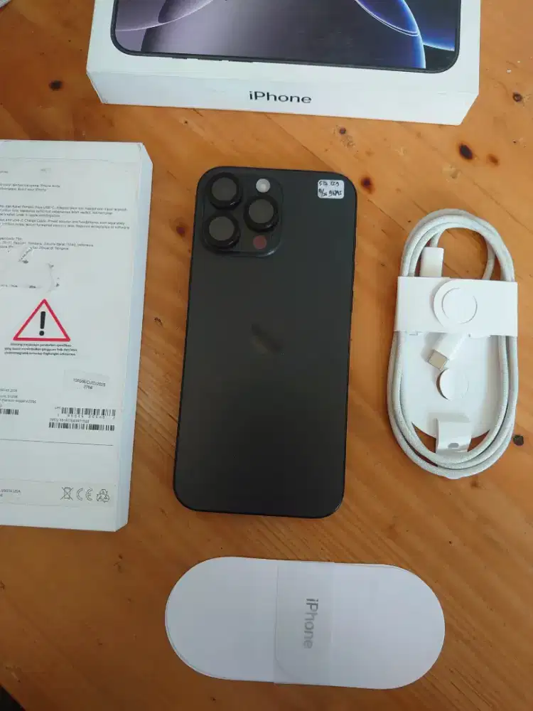 Iphone 16 pro max 512 IBOX black titanium bh 100 grs on agustus 2026