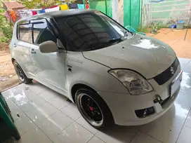 SUZUKI SWIFT RS ST / AT 2012