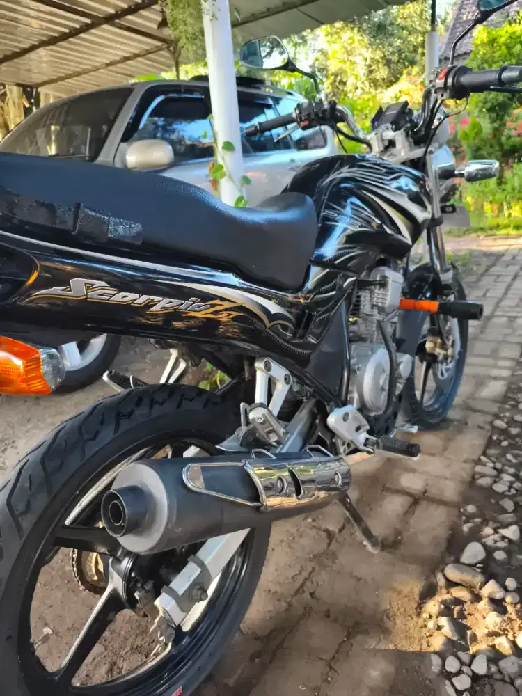 Yamaha Scorpio Z hitam 2010
