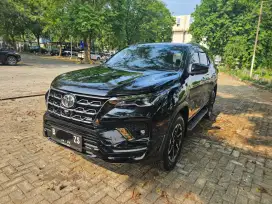 Km 4x.xxx Pajak 10-26 Fortuner 50th Aniv Gr Sport Diesel Matic 2021