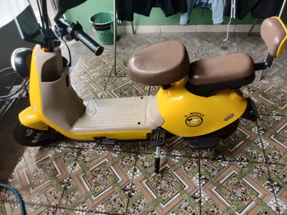 Sepeda listrik uwinfly bagus mulus