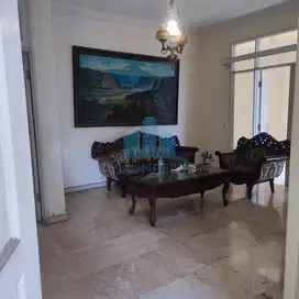 Dijual RUmah Besar di Jl. Bojonegoro Menteng Jakarta Pusat