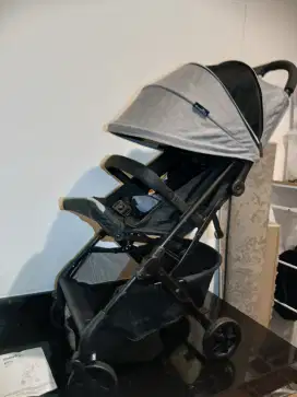 stroller lipat ringkas (compact stroller)