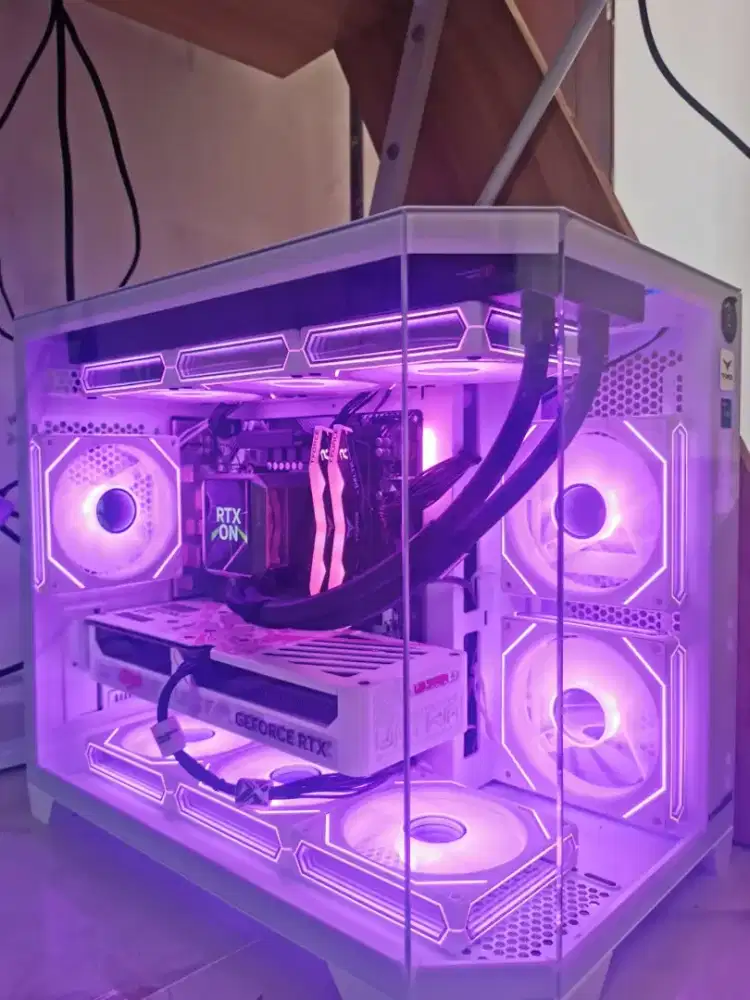 PC rakitan 5060, i7 baru pakai 1 bulan.