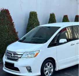 Nissan Serena 2.0 HWSTAR 4x2 AT 2013