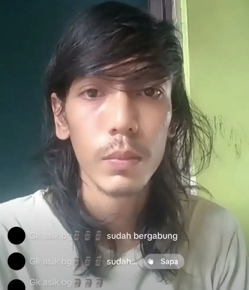 Butuh pekerjaan.