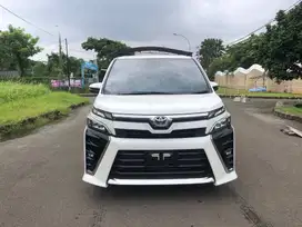Toyota Voxy 2020 Putih