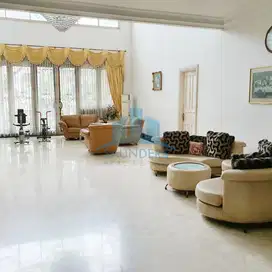Dijual Rumah Mewah Siap Pakai di Villa Gading Indah
