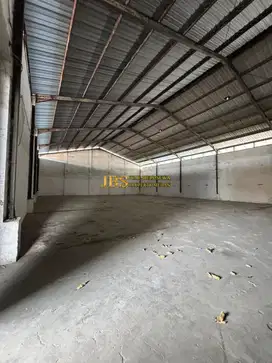 Dijual/Disewakan Gudang Kondisi Siap Pakai 1 Tingkat di Jalan Irian Barat - Sampali