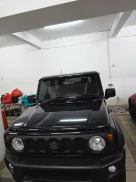 Mobil jimy tahun 2023 4x4 , km rendah rasa masih baru ban masih baru